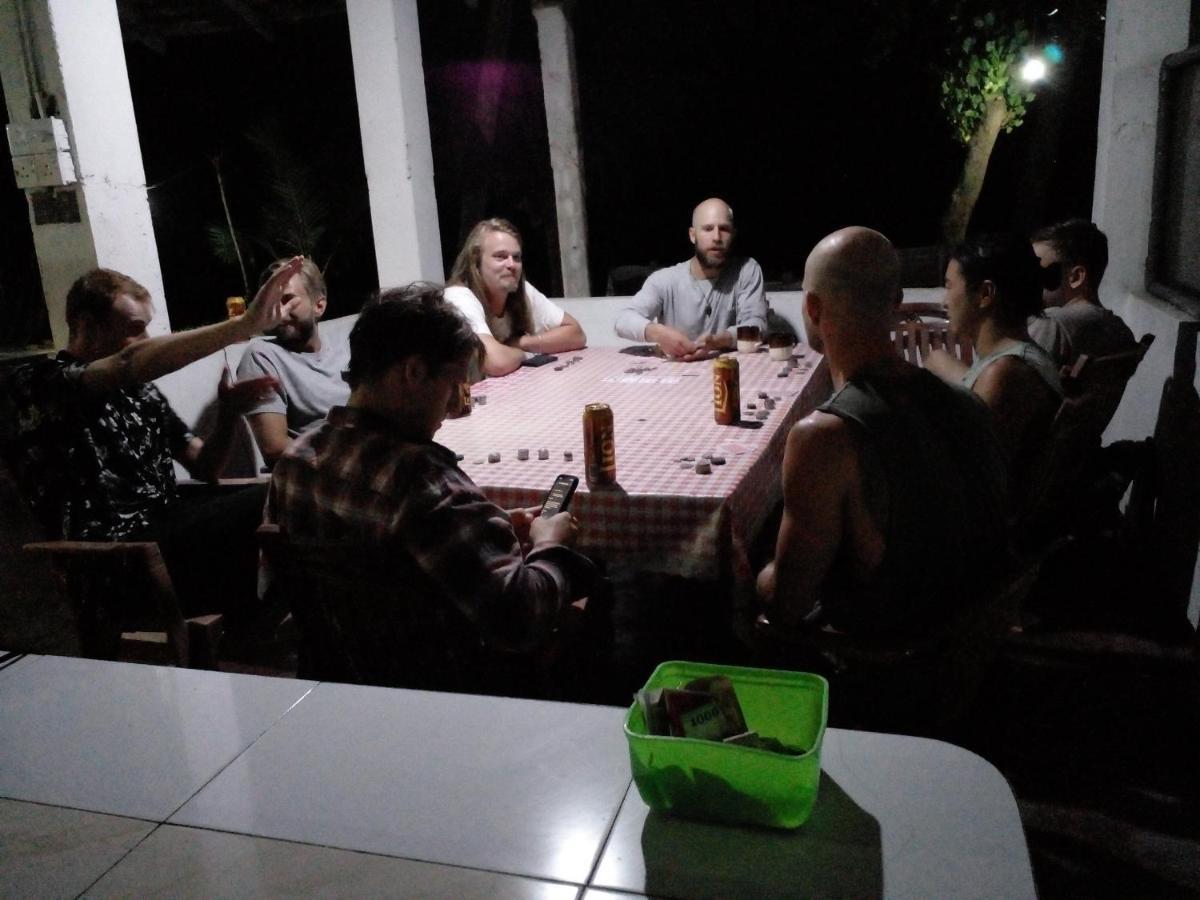 Hotel Jayanthi Surf Dreams Midigama East Esterno foto