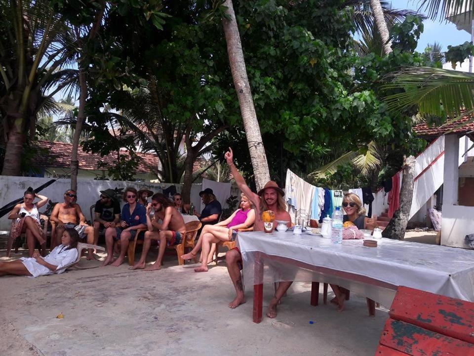 Hotel Jayanthi Surf Dreams Midigama East Esterno foto